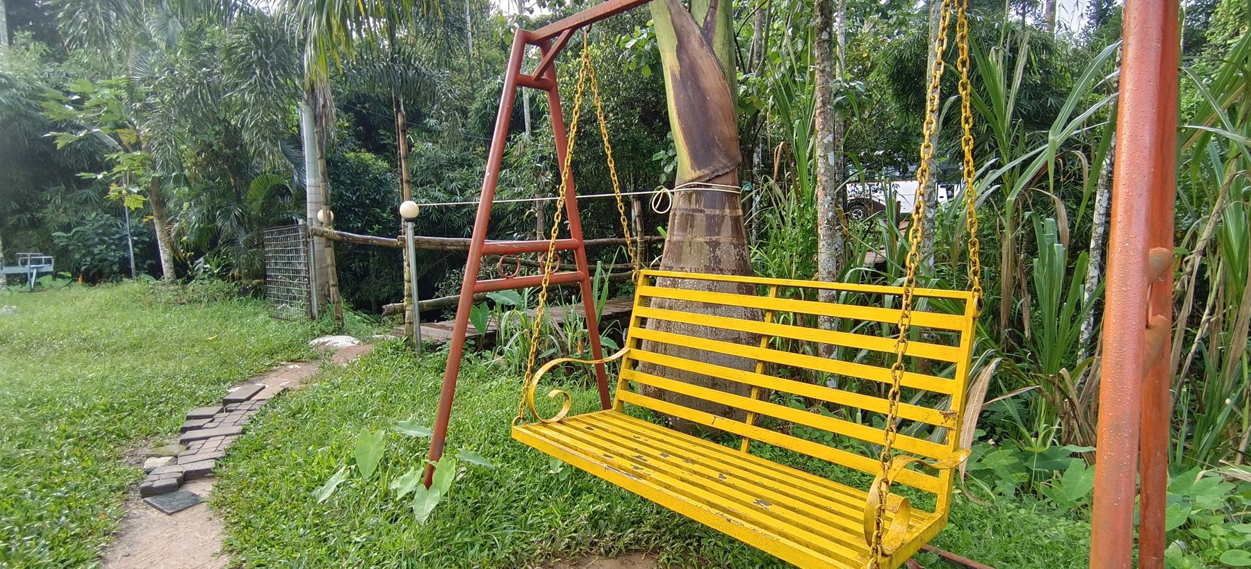 The garden swing